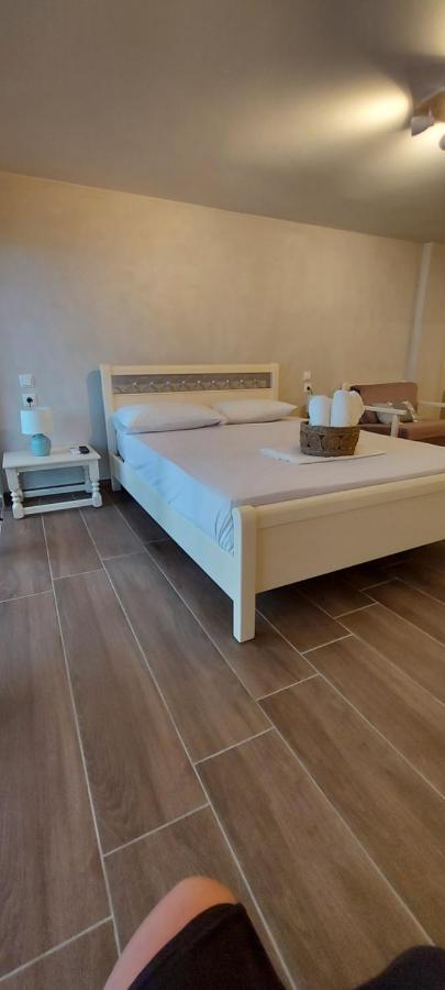 Nefelis Rooms Неи Порои Екстериор снимка